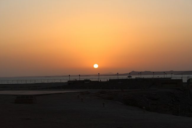 アブシンベルの日の出②