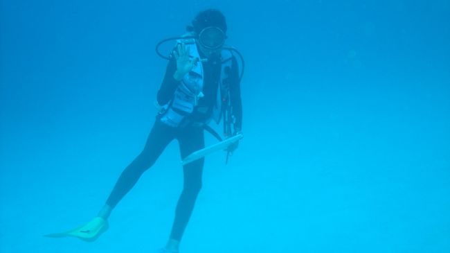 前回同様お世話になったダイブゴビーズ　http://gobies.net/<br />のマスターです。フィンが左右色違い。<br />