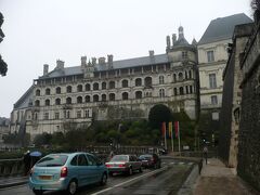 世界遺産 ブロワ城
見えている建物は、フランソワ１世棟です。

Château royal de Blois
http://www.france-acces.com/chateau/blois.html