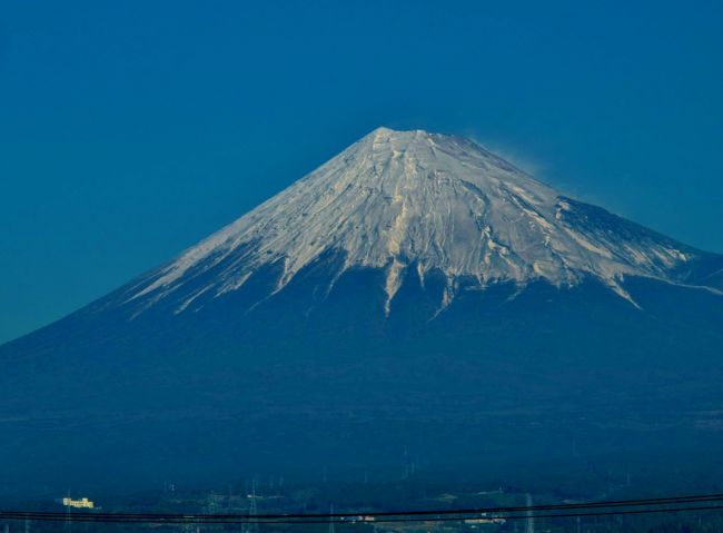 霊峰　富士山 ☆。.:＊・゜ 白富士 キリッとした白化粧の霊峰富士 東京西部