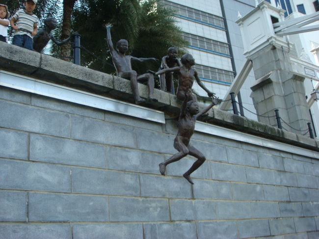 これも見たかったんだぁ〜<br />他にもあるみたいだけど、私が見たのはこれだけ。。。<br />船の降り場近くにありました！！<br />