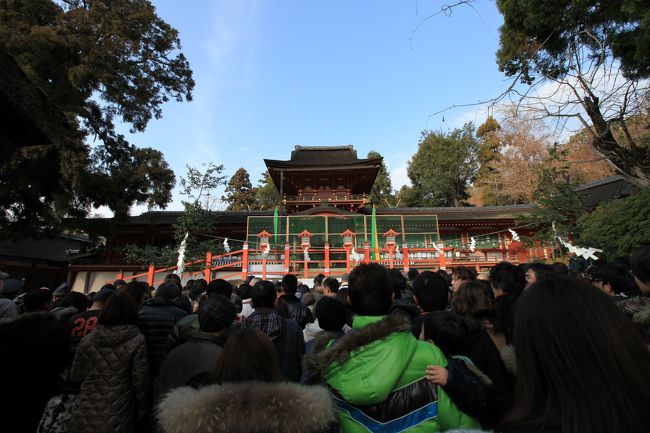 春日大社<br /><br />今の時期は社殿近くへ行ける特別拝観が中止されているかわりに、誰でもこの先まで行けるようになっていました。<br />ここまでは拝観料無料です。<br />