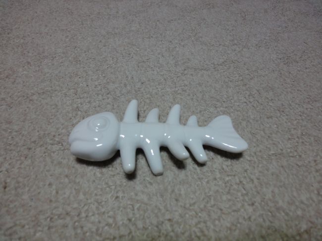 大目付師匠にいただいた誕生日祝いの、可愛い魚君の箸置き♪<br /><br />お箸を置くのにはもったいないので、飾らせていただいてます！