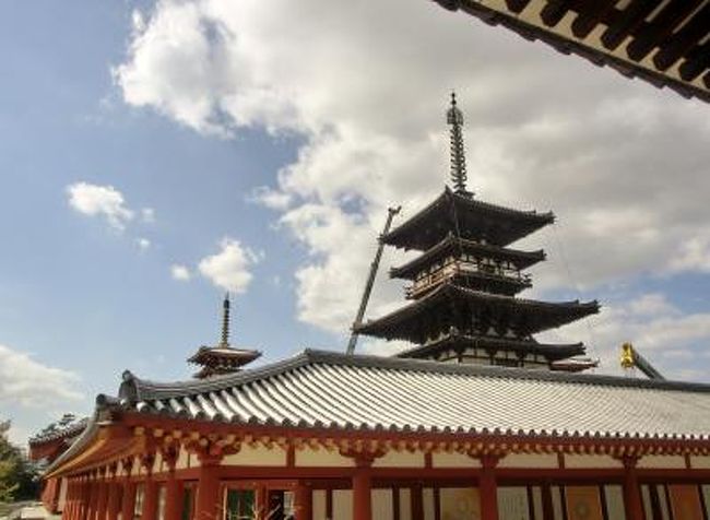 <br /><br />　　　←　昨年１０月の段階では<br /><br /><br />　　　クレーン車が作業中でした<br /><br />http://4travel.jp/traveler/natukunnnonn/album/10613509/