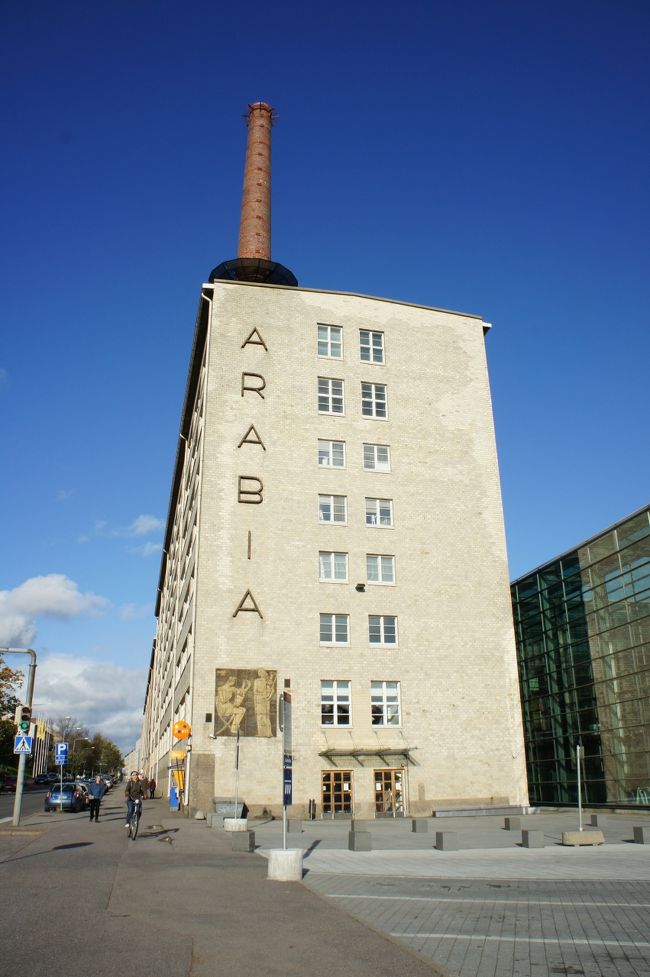 アラビアファクトリーショップ。<br />今回は自分で持ち帰れる分だけ!と決めて臨みました。<br />カートいっぱい大量に買い込んでいるjapanese母娘を横目に、体積・重量を考えながら・・。<br />2時間かけて絞り込み、最小限目的のものを購入。<br />また来るよー!