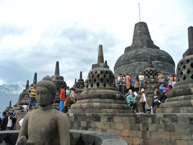 インドネシア(2) ボロブドゥール寺院遺跡群』ボロブドゥール遺跡