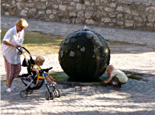 2003年、ブタペスト　おばあちゃんと公園で