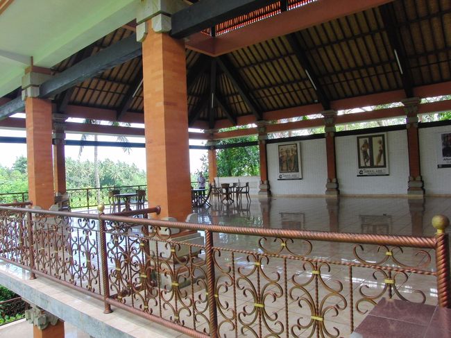 <br />　思ってた以上の、<br /><br />　絵画が、<br />　<br />　たくさんありました。<br /><br /><br />　色遣いがすごく素敵でした。