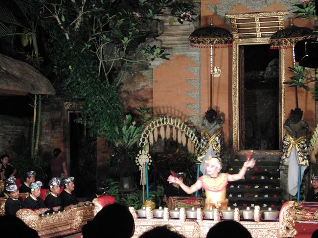 <br />　これは、楽器を弾きながら、<br /><br />　踊る人で、<br /><br />　一番うまかったと思います。