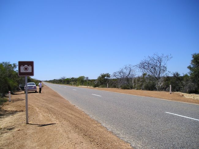 ドライブしてるとカメラの看板が時々出てくるのだが、周りを見渡してもなにもない。