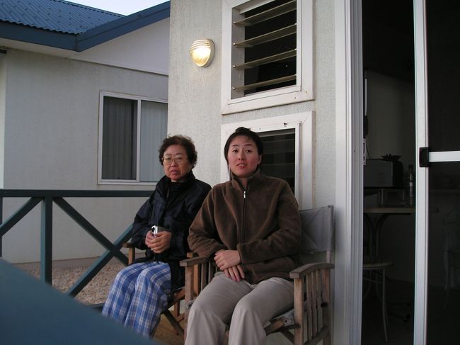 さぁ今日は宿でクッキングです。<br />ステーキにラーメンサラダです。<br />あっつ、サングラスの日焼けが！<br /><br />夜、身体が日焼けで痛い痛い！<br />氷やジェルをぬりまくり。<br />ヒリヒリしてなかなか寝付けない。