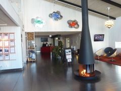 翌朝ロビーのテレビの前で同宿の日本人ツアー客が大騒ぎ、画面に釘付けになっているではないか！

よく見ると地震により発生した津波で大量のクルマが流されている映像が、、、
異国での旅先で祖国の未曾有の大災害を知ることになった

慌てて家族と連絡をとろうと国際電話を試みたが不通　　後日iPad のメールで無事を知り安心して旅行を継続することができた