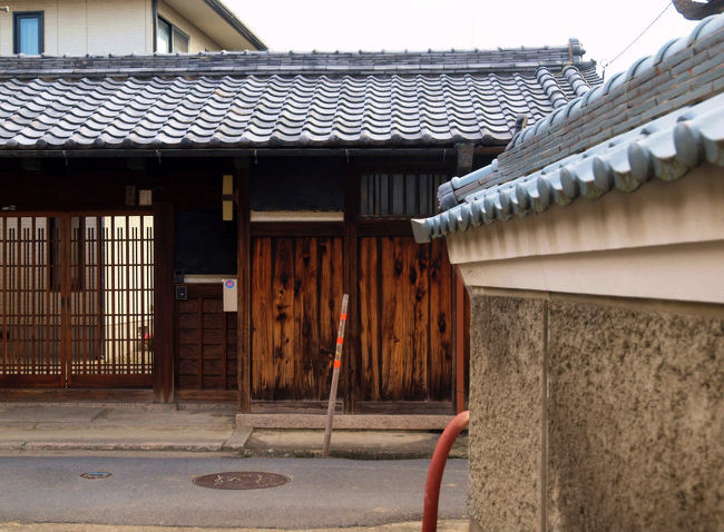 T字路が多いので<br /><br />　　ご覧のように　見通しは効きません<br /><br />　　袋小路もあります。