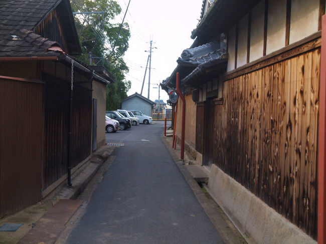 現在は集落の出入り口に　駐車場がありました。<br /><br />　左側に小さく、写ってる。