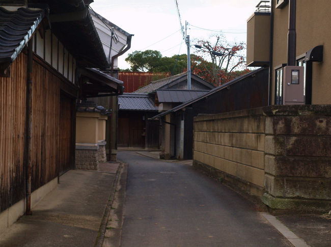 元に戻り　T字路を<br /><br />