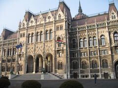 国会議事堂です。
非常に格式があって美しい。
