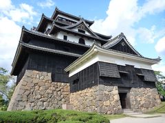 天守閣以外の城閣は廃城令によって全て取り除かれ、現在は松江城山公園となっています。 