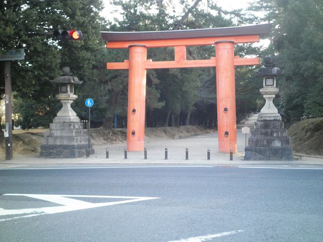 春日大社・一の鳥居<br /><br />＊春日大社の表参道入口で、春日大社本殿に行きます。