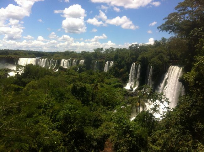 アルゼンチン側の別の展望台から。