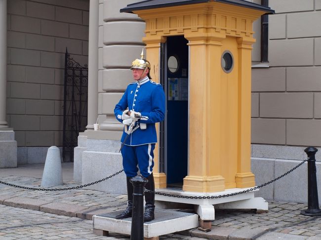 スウェーデンの衛兵かな。