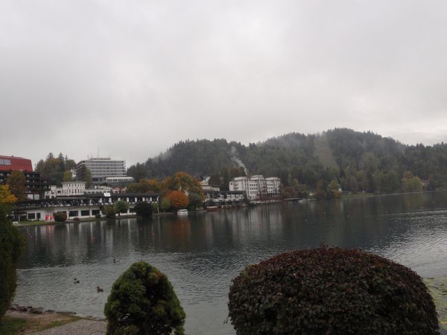 パークホテルのレストランまでいきます。