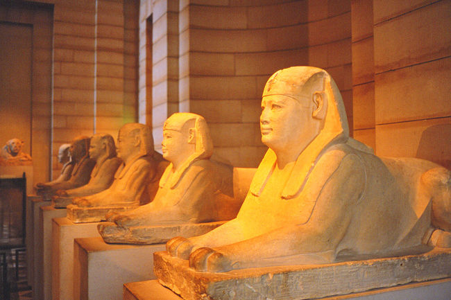 今日１日でルーブルの全てを見るつもりであったので、お昼ご飯抜き。全てを見切ったときにはすでに午後４時を回っていた。さすがにへとへとである。