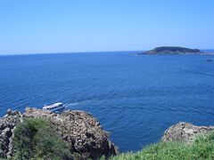 遠くの島まで鮮やかに見える