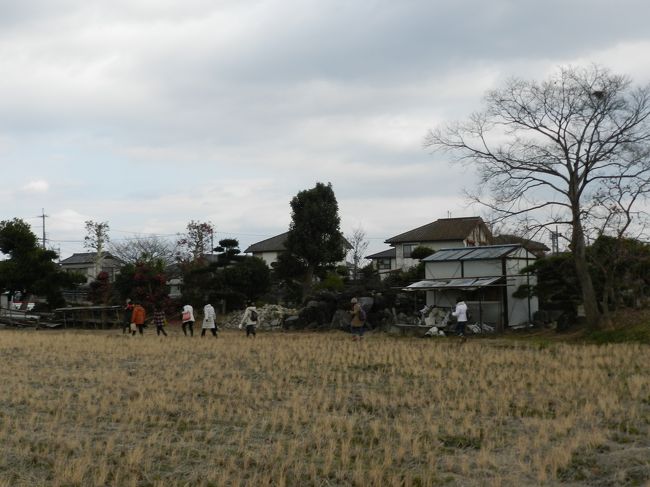 縦一列になって歩く皆さん。<br />昔懐かしい光景だなぁ〜。<br /><br /><br />後編（http://4travel.jp/traveler/joecool/album/10638600/）へ続く...