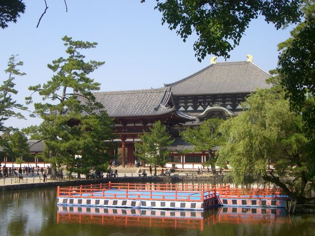 中門と大仏殿<br /><br />中門から先の大仏殿に行くには大人500円の入堂料が必要です。<br />ここまで来て大仏様を拝まずに帰るなんてありえないので速やかに払い入堂！