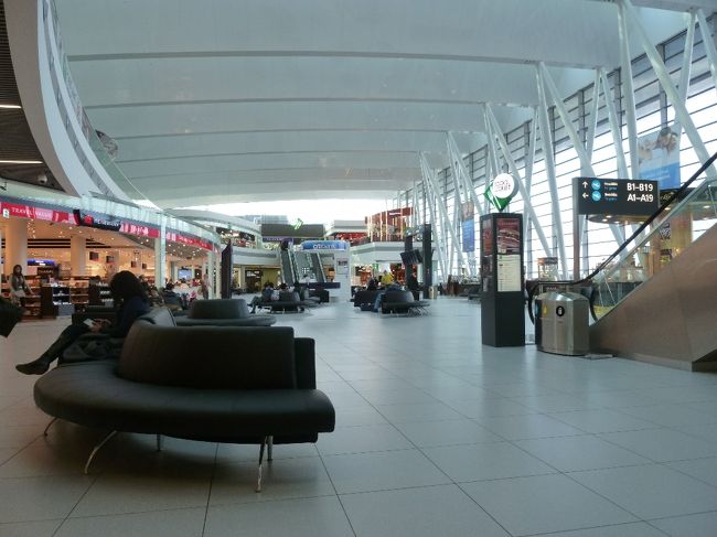 リスト・フェレンツ空港ターミナル２<br />最近ずっとLCCばかりだったので、久しぶりのターミナル２の利用。<br />このエリアでは、Wi-Fiが使えました。