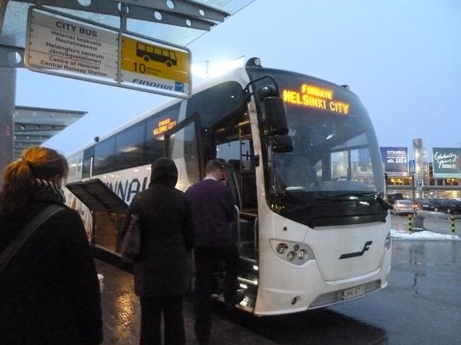 フィンエアーバス<br />20分おきに出ています。大人片道：6.20ユーロ。