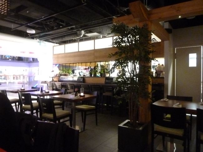 住んでいる時にはまだなかった日本食レストラン『AYA』<br />友達と久々の再会を楽しみました〜♪