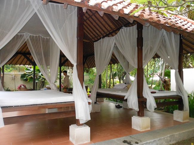 デイベッド（お昼寝ベッド）ちょっと高すぎてどーやって昇るの？的高さ。<br />結局はよじ登るしかないかと・・・