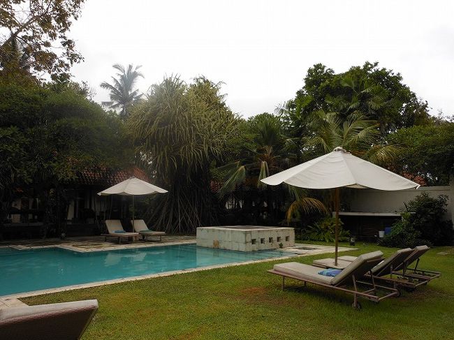 ナタバレビラのプール。<br />まづ、１．２組しかいません。<br />貸切状態多し。<br />お友達になったバリ島達人(１０回以上渡航歴あり）に伺うと<br />ここのプールが温かくて一番だそうです。