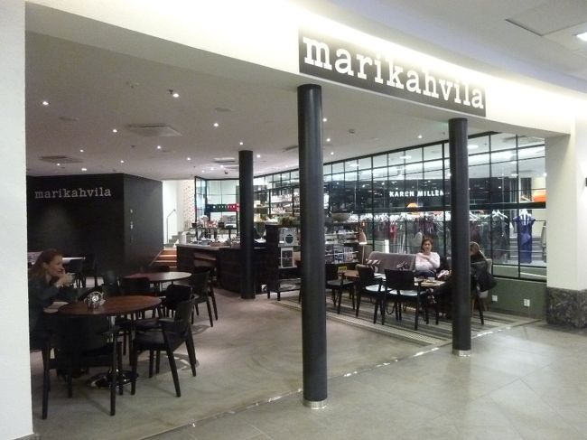 エスプラナーディ通りのマリメッコの中に、マリメッコ・カフェができていました。