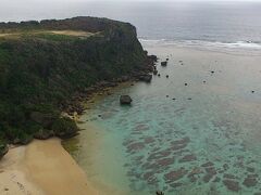 宮城島の『ぬちまーす工場』に立ち寄り、

敷地内のパワースポットを登ったところからの景色です☆