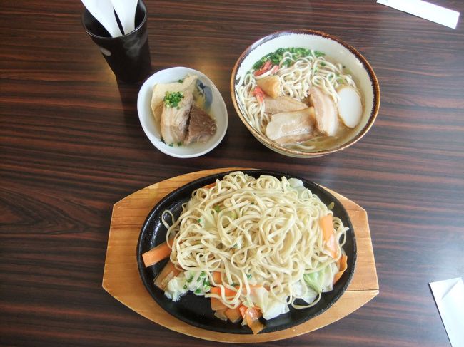 これは国際通りまで足を運び、頂きました。<br /><br />焼きそばとソーキそばと角煮！<br /><br />沖縄料理おいしすぎますね＞＜