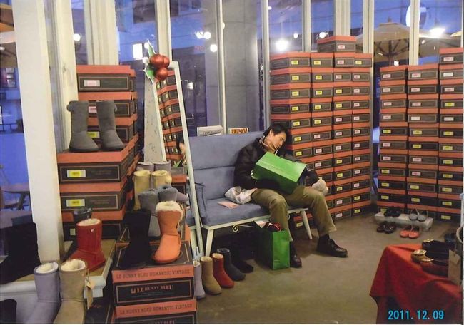 一緒に連れまわした先輩（♂）<br /><br />カロスキルにあるLeBunnyBleuにて<br />お疲れモードでした。<br /><br />もちろん隠し撮り（笑）