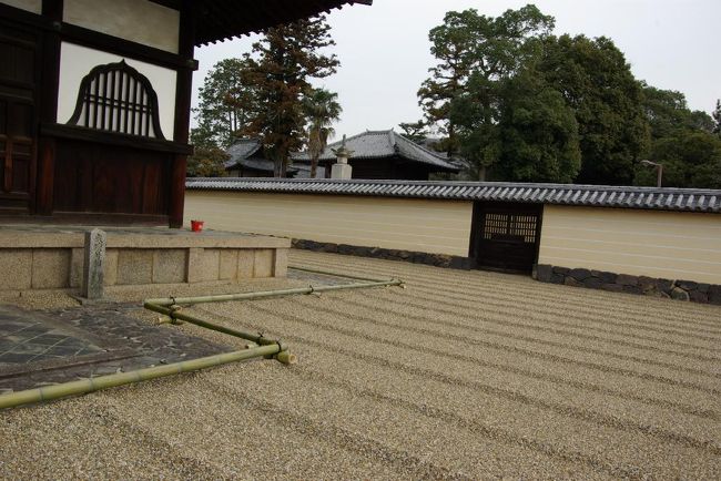 戒壇院に。。入ります・・<br />11月の奈良コミュオフではパスしましたが。。