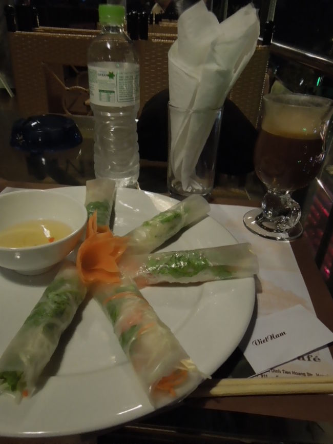 City View Cafeにて。生春巻きと　寒かったので何故か？！　アイリッシュコーヒー