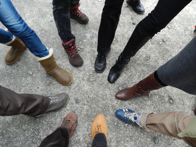 足の写真！<br />もうちょっとイイ靴を履いて来るんだった...<br /><br />ここで、この日の夕方便で熊本に帰るという、はな☆さんとはお別れ...<br />はな☆さん、次の機会にまたゆっくりお話ししましょうね♪