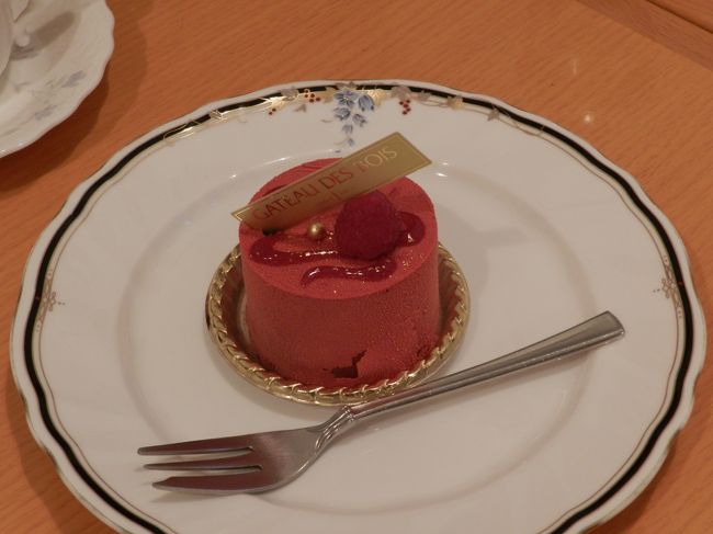 シッポさんがチョイスしたのは「ラ・ヴィオレ」という名前のケーキです。