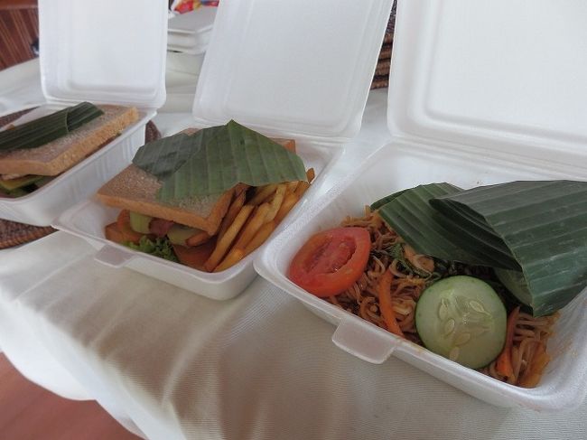 ヴィラ周辺にも持ち帰りＯＫのサンドイッチなどいろいろあり