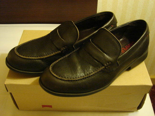 そしてもう１足。メンズのローファー。仕事でも履けそう。