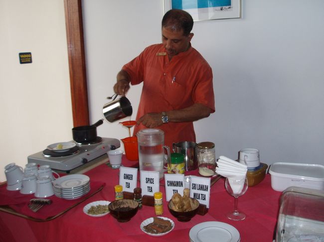 今日は紅茶セミナーがありました♪<br /><br />好きな紅茶を目の前で作ってくれます。