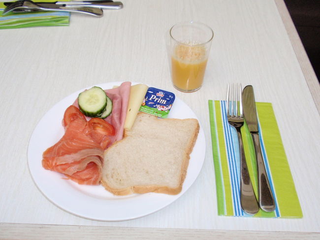 こんな時期でも朝からこんなに厚いサーモンが食べられるなんて、さすがノルウェー！！美味美味♪