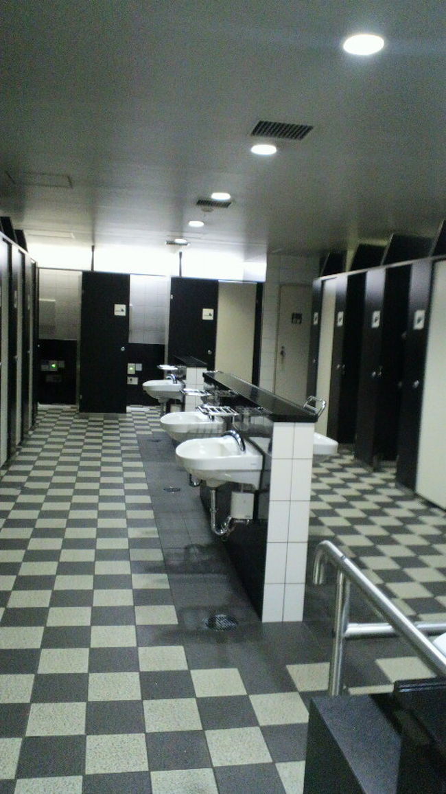 最初っからトイレの画像ですみません。大阪駅のトイレすご〜く綺麗だったので！