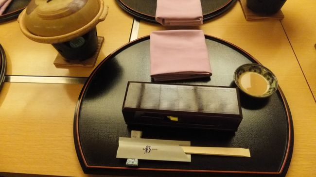 my mother, つまり我が儘なわたくし事テリカラ。<br /><br />だから、旅は一人がいい。<br /><br />当然のことながら、座席をどうするかで<br /><br />小さな戦争が始まる。平和学習をした<br /><br />バーリなのに、、、