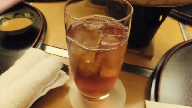 お飲み物は？<br /><br />これで。<br /><br />※座席を決める時も私は寡黙。食事中も<br /><br />　言葉を発することはない。<br /><br />　　　　　↓<br />　話す言葉がみつからない、他の皆さんは<br /><br />　何故か隣になってしまったユウコリンを<br /><br />　含め盛り上がっていた。