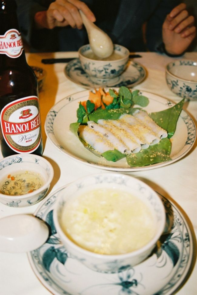 pineappleの春巻きとスープ。めっちゃおいしかった。初日からテンション上がりました。店の人も本当に感じがいい。<br />お勧めです。